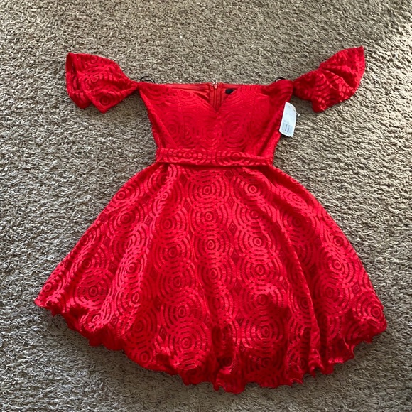 NWT Forever 21 Off The Shoulder Red Lace Dress - Picture 1 of 6